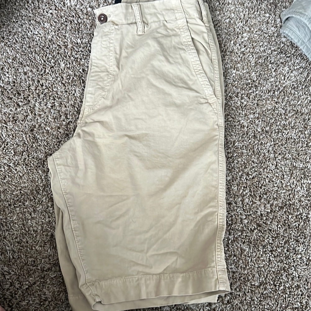 American Eagle khaki shorts